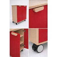 Meuble étagères Filou avec portes sur roulettes rouge cerise - Image 3