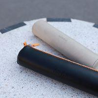 Trousse ronde bleu nuit simili cuir italien 5x21,5 cm thumbnail image 2