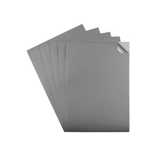 Illustration de : Feuille adhésive à gratter (fond transparent)