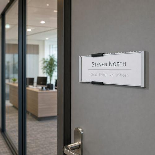 Illustration de : Plaque de porte Infosign - 14.9 x5.25 cm - Durable