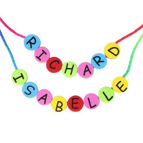 Illustration de : Perles en mousse EVA lettres multicolore x500 + lacet - Innspiro