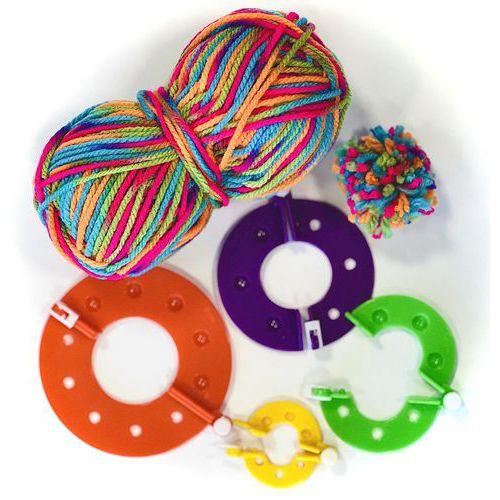 Lot de 4 outils à pompons + pelote laine thumbnail image 1