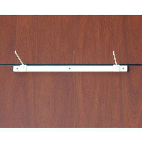 Illustration de : Porte-nattes mural