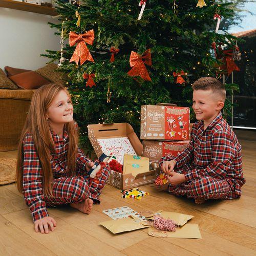 Illustration de : Box de Noël - 7 ateliers créatifs