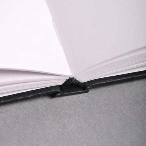 Illustration de : Carnet Collé Goldline 140g papier blanc carré - Clairefontaine
