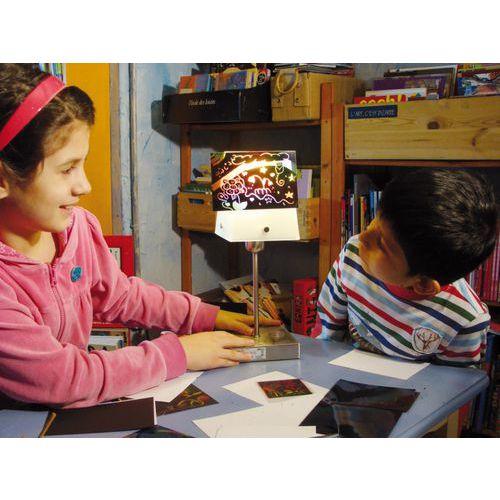 Illustration de : Feuille vitrail 15x21 cm noir/arc en ciel