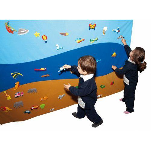 Illustration de : Grand tapis mer terre et air