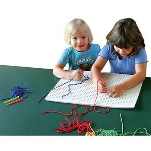 Illustration de : Méga tableau à piquer - Eduplay