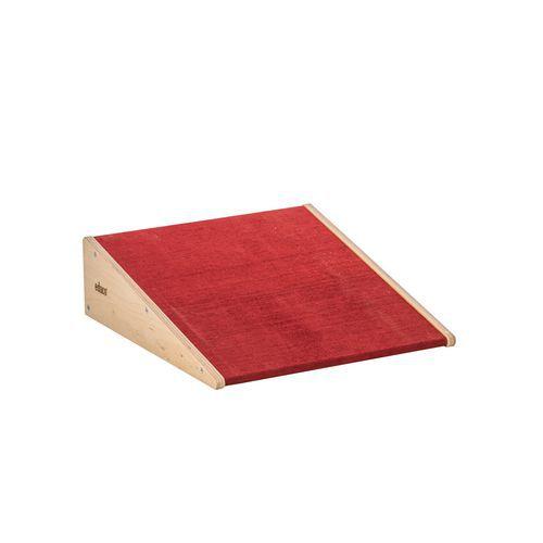 Illustration de : Plateforme d'escalade inclinée avec tapis - couleur rouge - Educo