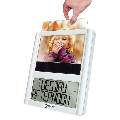 Illustration de : Horloge cadre photo Geemarc