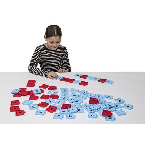 Illustration de : Plaques connectées lettres