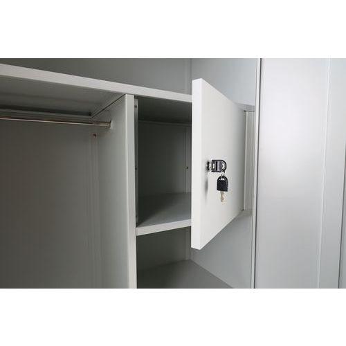 Illustration de : Armoire d'entretien à monter - Manutan Expert