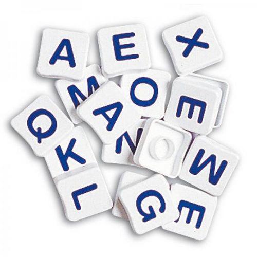 Illustration de : Pions-lettres majuscules - Nathan