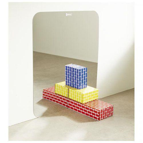 Illustration de : Miroir adhésif - Nathan