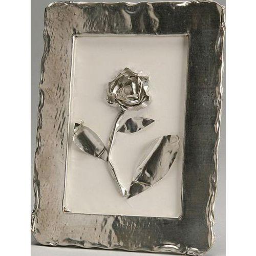 Illustration de : Pochette 24 feuilles metal à repousser