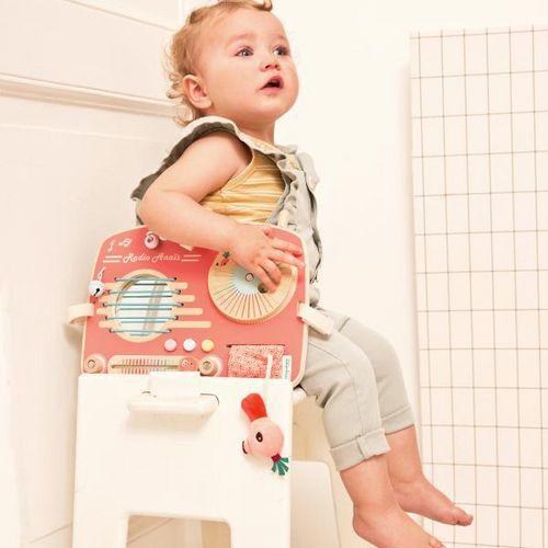 Illustration de : Radio panneau d'activités - Lilliputiens