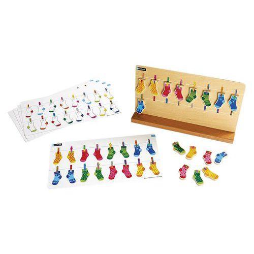 Illustration de : Les chaussettes magnétiques - Nathan