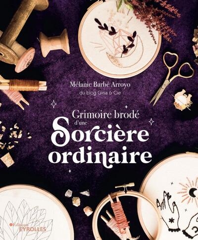 Grimoire brodé d'une sorcière ordinaire - Image principale