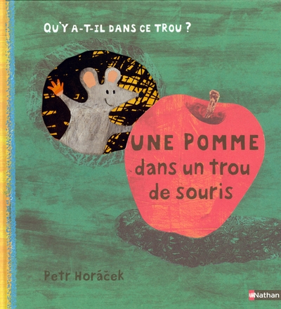 Une pomme dans un trou de souris - Image principale