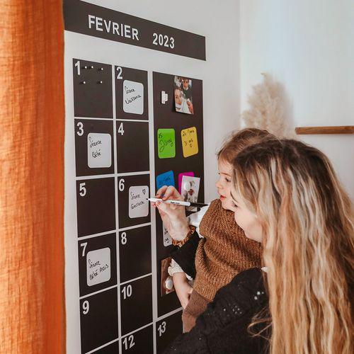 Illustration de : Lot de 12 pense-bêtes magnétiques colorés