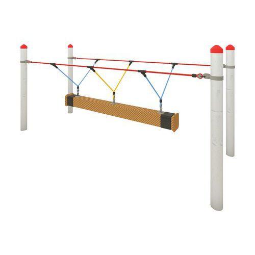 Illustration de : La Mini Balançoire Chenille Huck