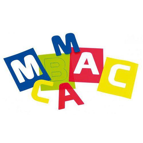 Illustration de : Valisette de 26 pochoirs lettres majuscules 16 x 20 cm