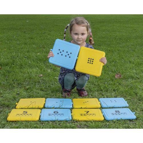 Illustration de : Plaques chiffres géantes