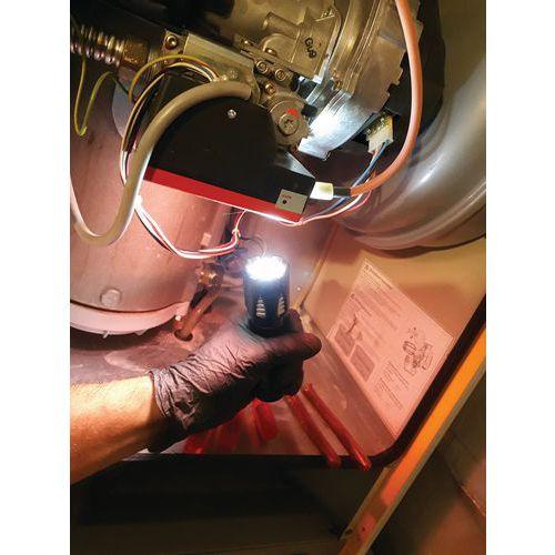 Illustration de : Lampe torche Tactical 007 avec 3 piles - 250 lm – Leclanché Zunto