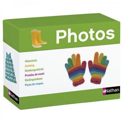 Illustration de : Imagier photos les vêtements - Nathan